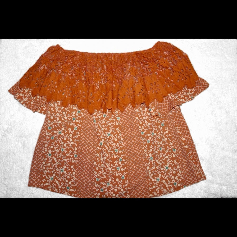 Fall off the shoulders top